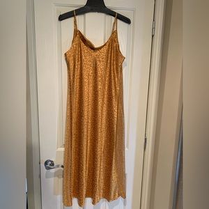 cute& soft orange dress w/ leopard detail prints